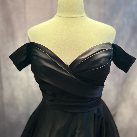 Elegant Black Off-Shoulder Dress Honor MJ1003 - Picture 3 of 8